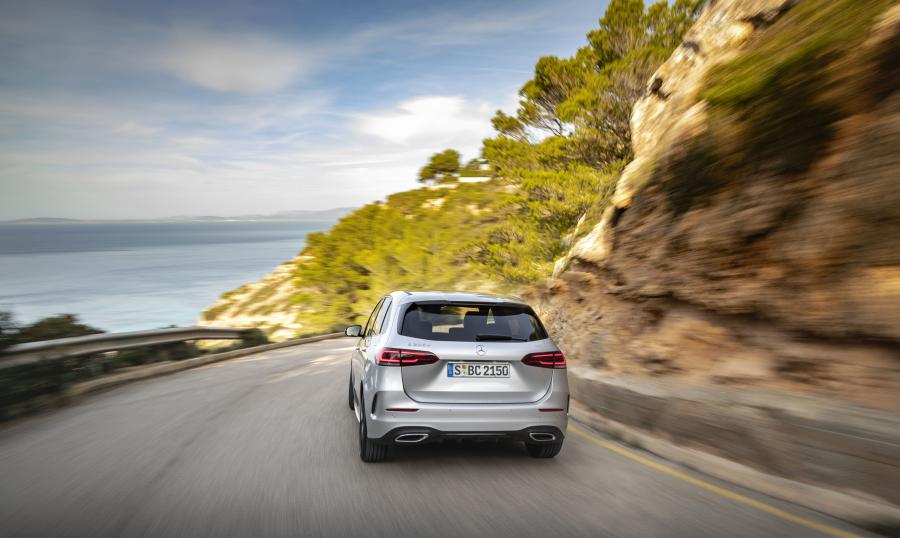  Mercedes-Benz B200 d AMG Line (W247) 2019 года  (фото 2 из 61)
